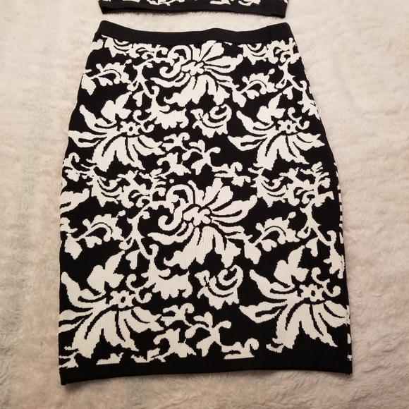 Crop Top/ pencil Skirt Set - Picture 2 of 7